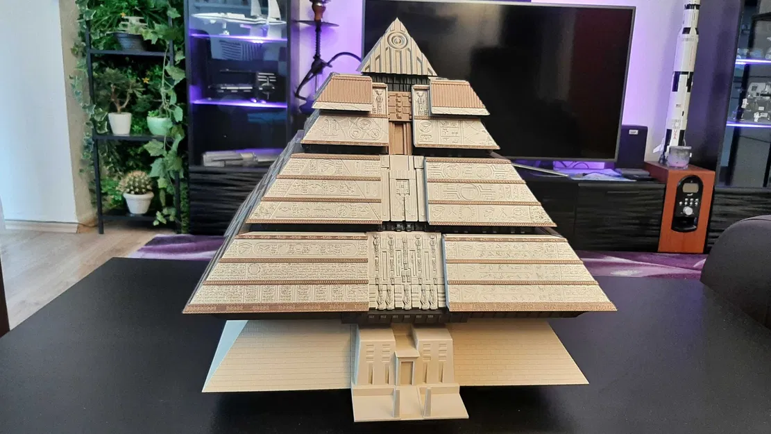 Tàu Kim Tự Tháp Lớp Cheops từ Stargate - Image 1