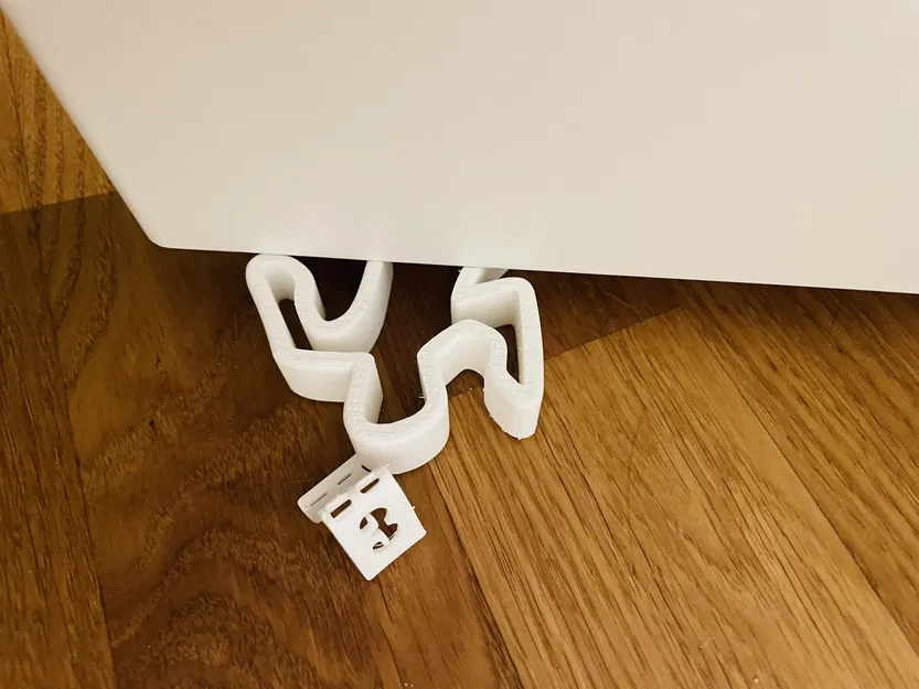 Cái chặn cửa hình xác chết độc đáo - Image 1