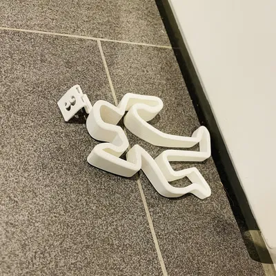 Cái chặn cửa hình xác chết độc đáo