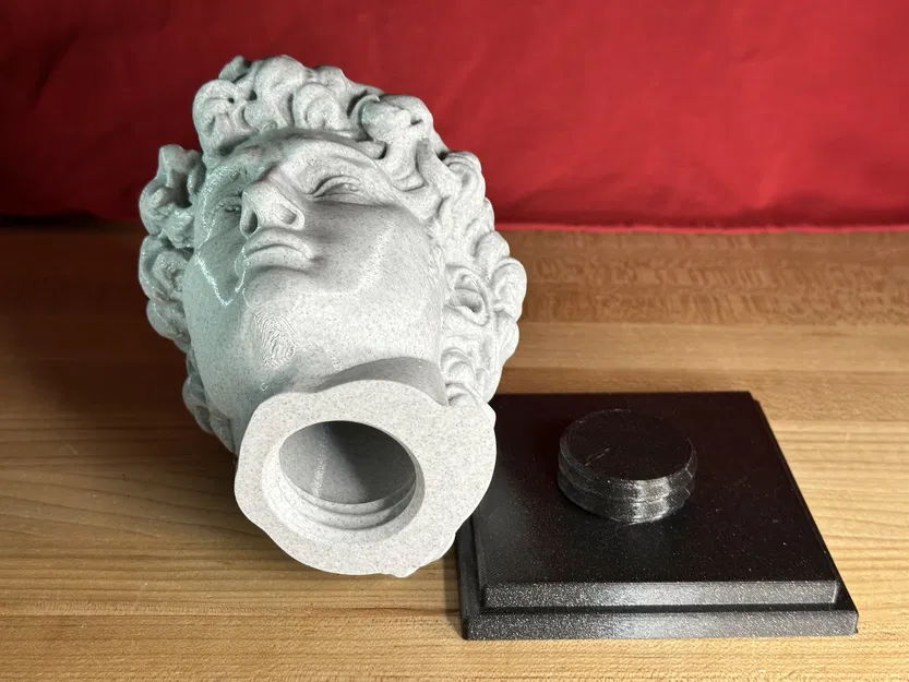 Tượng David với Ngăn Bí Mật! - Image 2