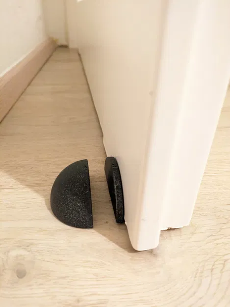 Giá đỡ cửa từ tính 2 mảnh với 2 nam châm - Image 1