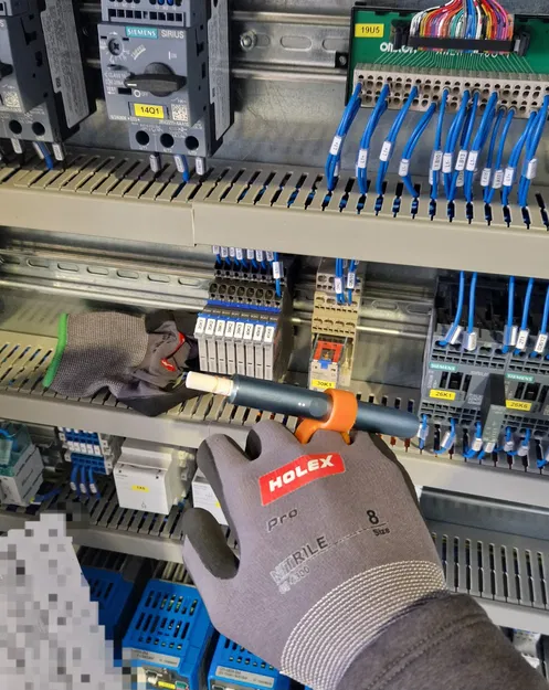 Kẹp Giữ IQOS ILUMA Cho Ngón Tay - Image 2