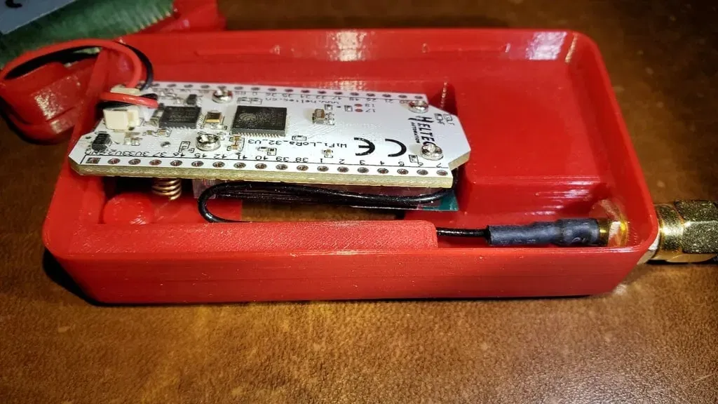 Vỏ Heltec V3 OLED LoRa - Image 9