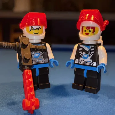 Mô hình Khối Khổng Lồ Phi Hành Gia Băng Giá Cổ Điển 2002 (Tỷ lệ 5:1)