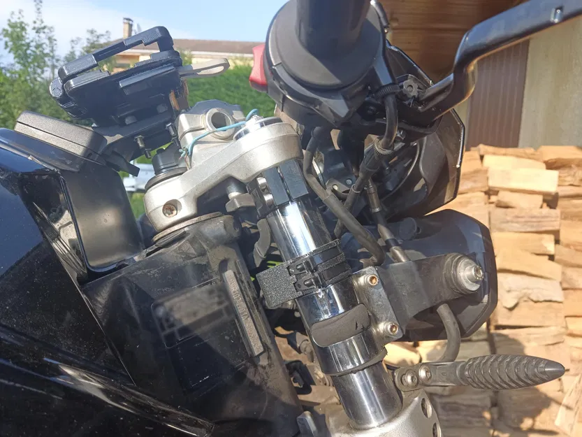 Giá đỡ phuộc cho xe f800r với kẹp 43mm - Image 1