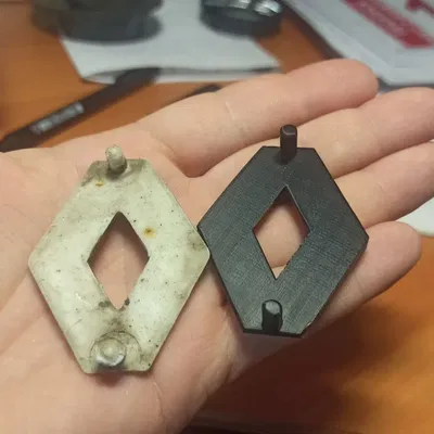 Logo Renault cho vè bánh xe