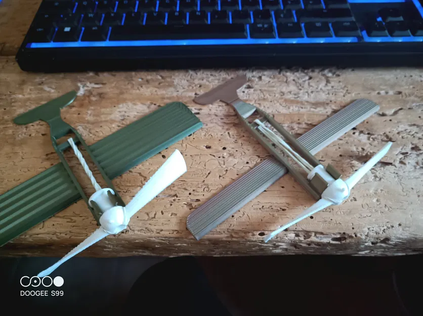 Mô hình máy bay cao su - Image 1