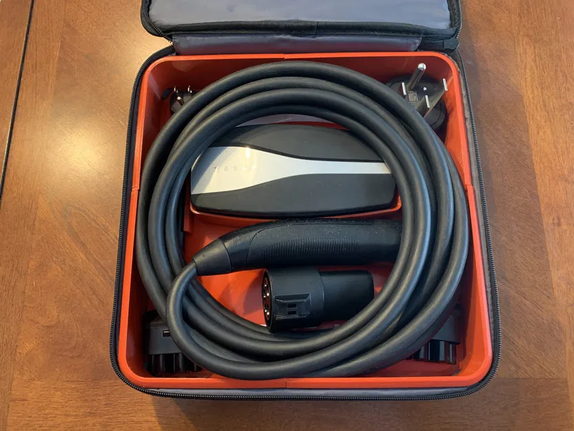 Lót túi cho bộ sạc di động Tesla - Image 1