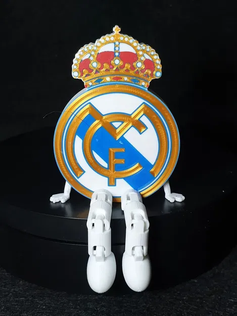 Khiên Real Madrid CF có chân co giãn - Image 2