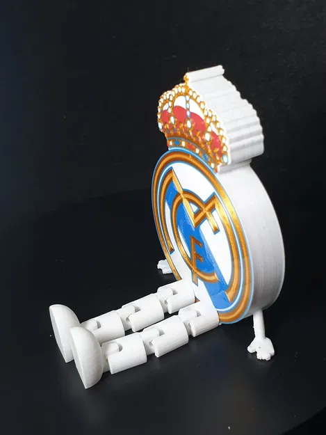 Khiên Real Madrid CF có chân co giãn - Image 4