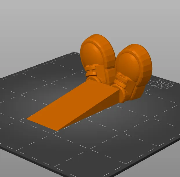 Giá đỡ cửa hình giày Tinkercad do bé 8 tuổi thiết kế - Image 1