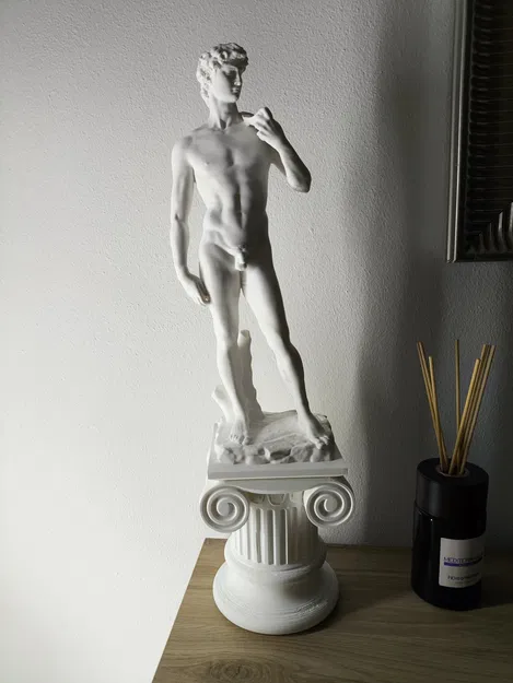 Tượng David của Michelangelo với đế cột Ionic - Image 2