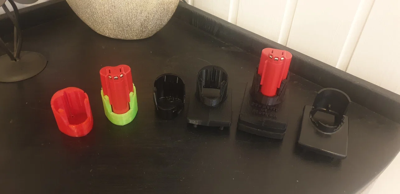 Phụ tùng thay thế pin Milwaukee 12V 4-6Ah - Image 1