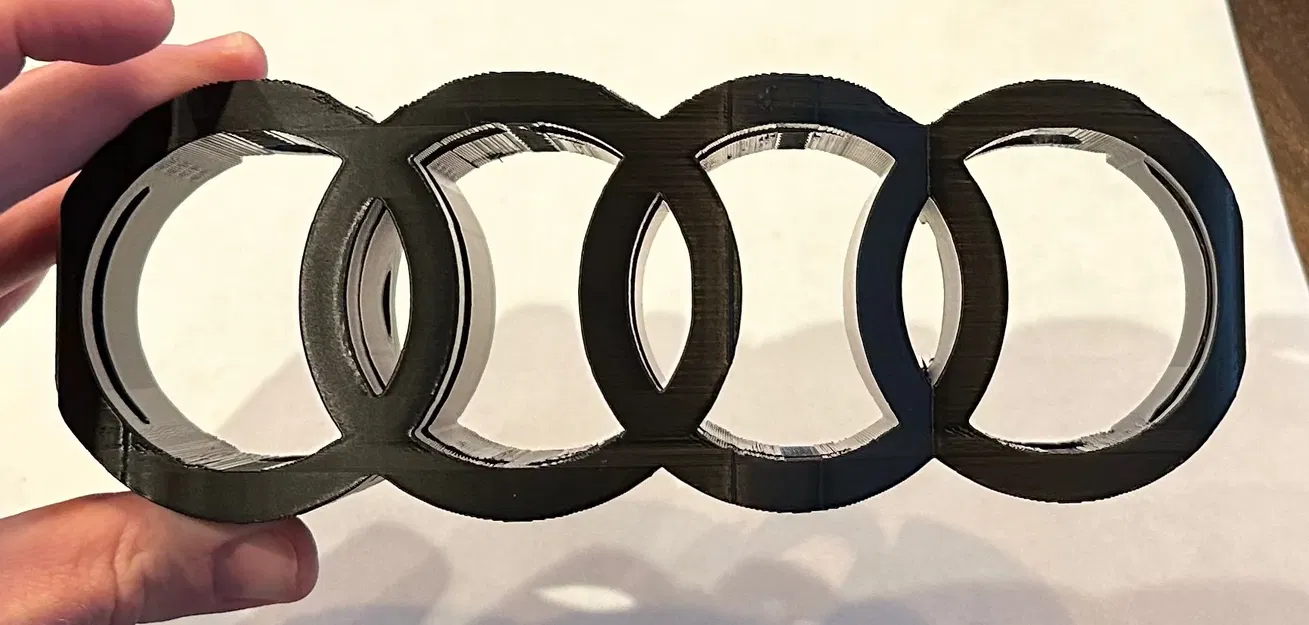 Điêu khắc lật hình dáng Audi A5 và biểu tượng Audi - Image 1