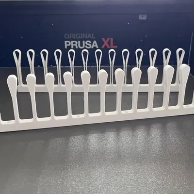 Giá đỡ khăn quàng tiết kiệm không gian cho tủ quần áo