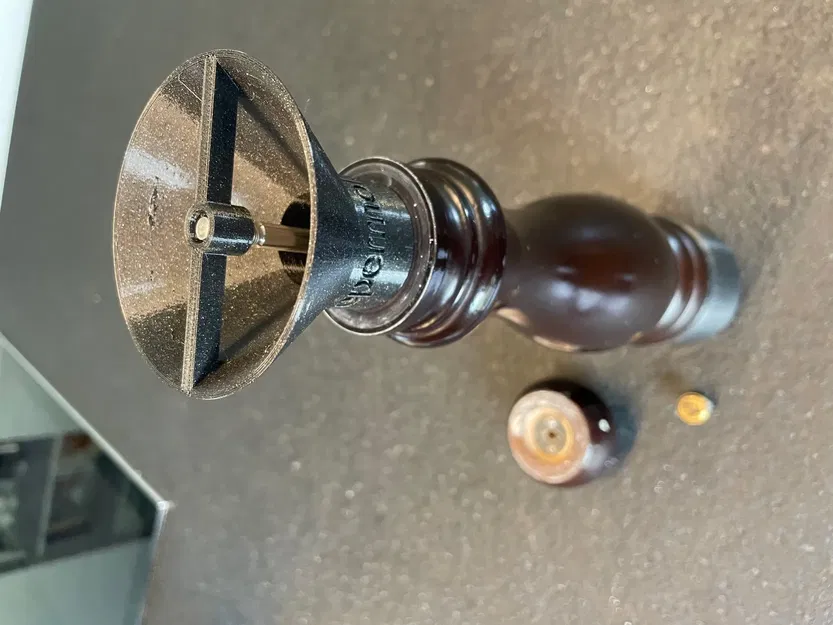 Công cụ đổ đầy hạt tiêu cho máy xay Peugot - Image 1