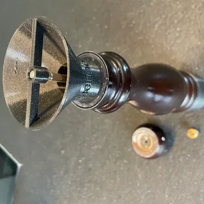 Công cụ đổ đầy hạt tiêu cho máy xay Peugot