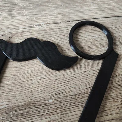 Phụ kiện chụp ảnh với kính một mắt và ria mép