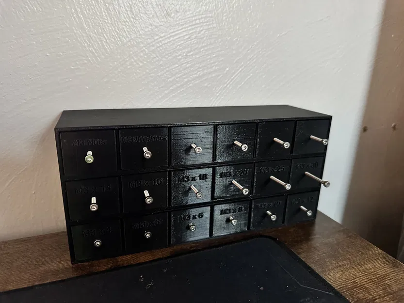 Giá đỡ vít M3 với ngăn kéo dễ nhận diện - Image 1