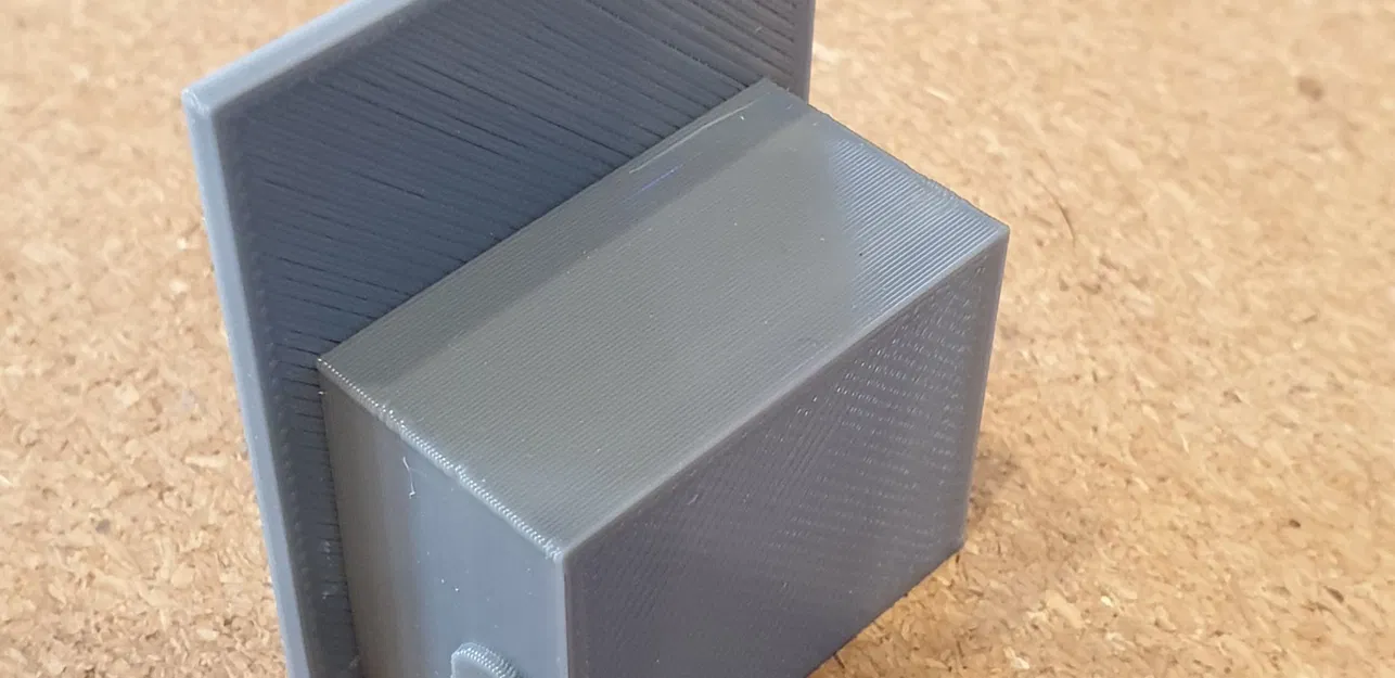 Nắp bảo vệ cho khung nhôm trong không gian ngoài trời - Image 1