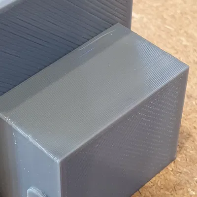 Nắp bảo vệ cho khung nhôm trong không gian ngoài trời