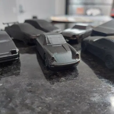 Porsche 911 cổ điển với bánh xe in tại chỗ