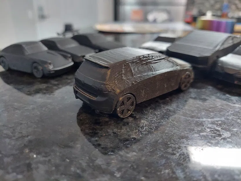 Mô hình VW GTI in ngang với bánh xe chuyển động - Image 2