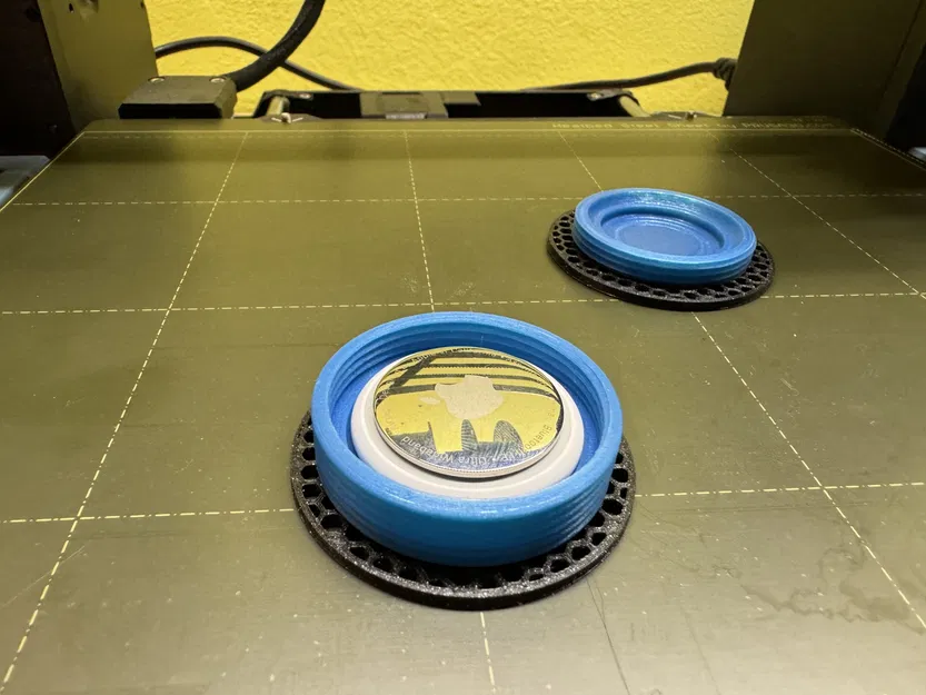 Móc chìa khóa giấu Airtag hình cuộn filament - Image 2