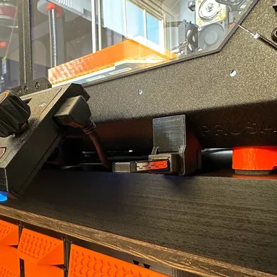 Giá đỡ cổng USB cho tủ Prusa MK4