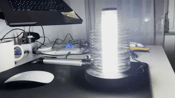 Đèn bàn từ đĩa HDD độc đáo và sáng tạo - Image 1