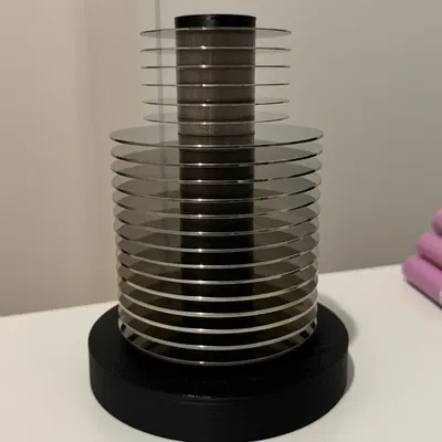 Đèn bàn từ đĩa HDD độc đáo và sáng tạo