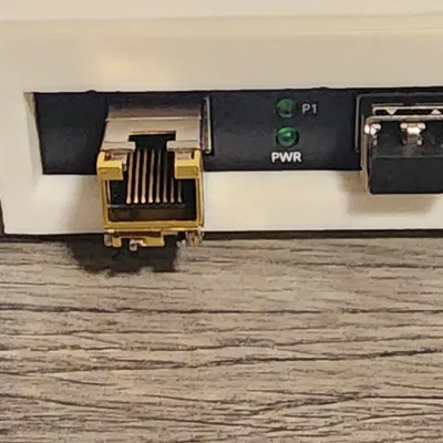 Giá đỡ tường cho bộ chuyển đổi media 10Gtek