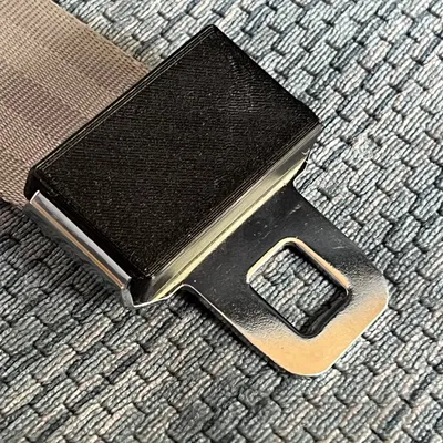 Nắp đậy dây an toàn cho xe Ford Econoline 1990 từ Sportsmobile