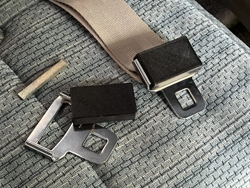 Nắp đậy dây an toàn cho xe Ford Econoline 1990 từ Sportsmobile - Image 2