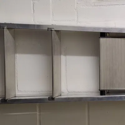 Giá đỡ tường chắc chắn cho thang lên tường