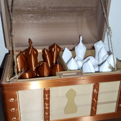 Hộp đựng cờ vua bằng gỗ kiểu kho báu