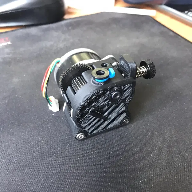 Vỏ máy ép LGX lite với logo Vzbot - Image 2