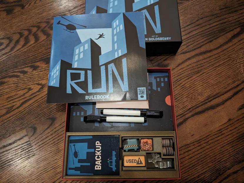 Hộp đựng trò chơi cho board game RUN của Fowers Games - Image 4