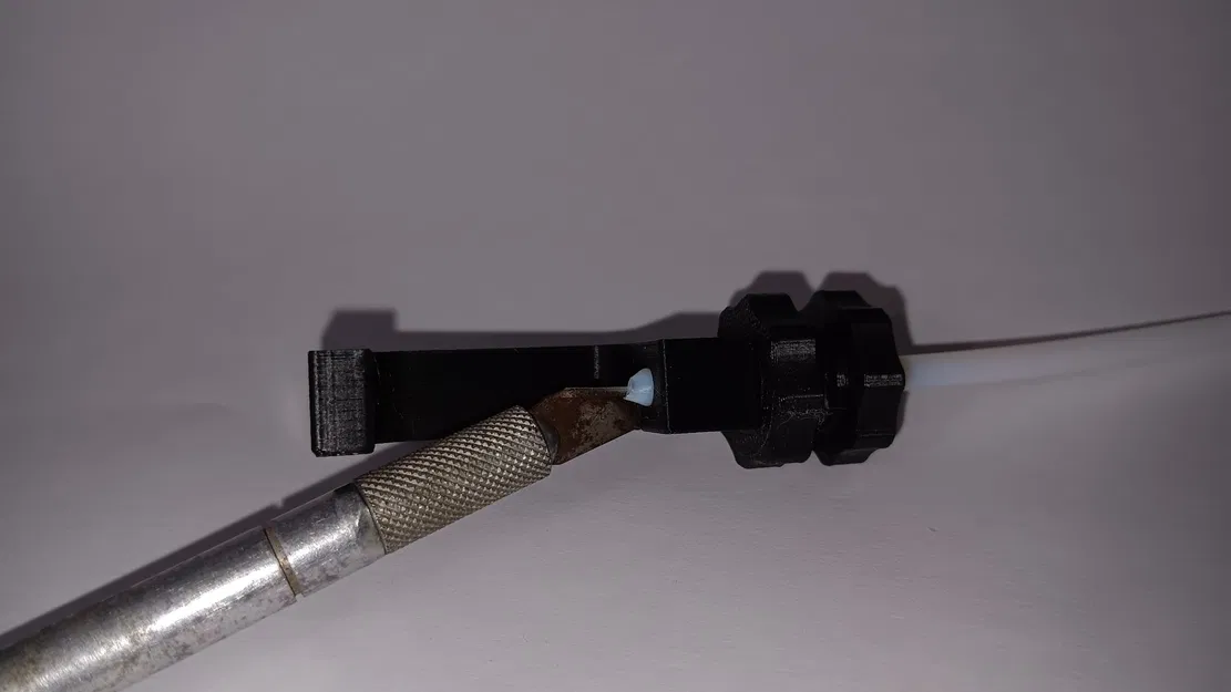 Giá đỡ cắt ống PTFE cho Hotend Prusa - Image 2