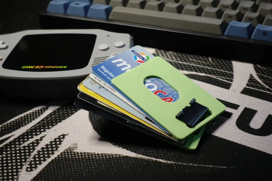 Ví đựng thẻ card fanning bằng kẹp giấy v2 - Image 1