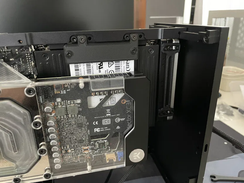 Giá đỡ SSD và quạt tản nhiệt cho Formd T1 V2 - Image 1