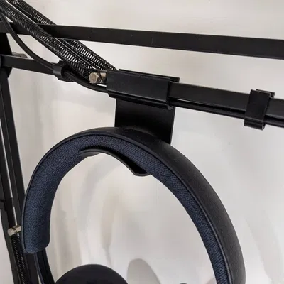 Giá treo tai nghe gắn trên cần micro