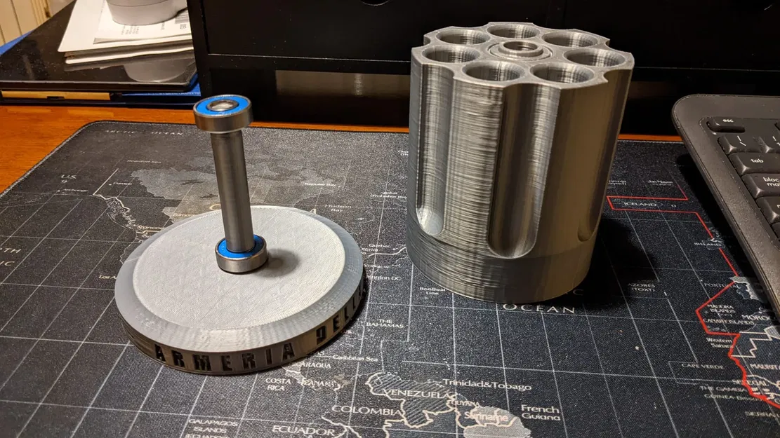 Giá đỡ bút xoay hình súng lục - Image 2