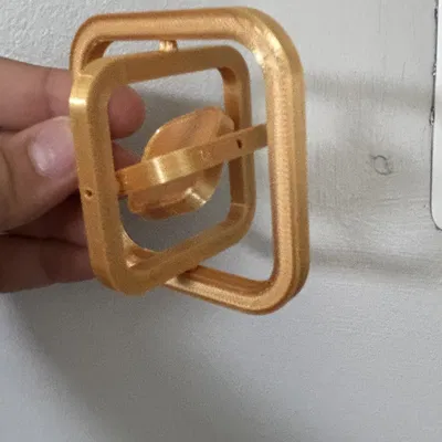 Gyro quay độc đáo không cần hỗ trợ