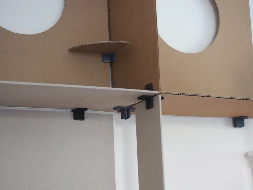 Nhà búp bê bằng bìa cứng mô-đun lấy cảm hứng từ Nakagin - Image 2