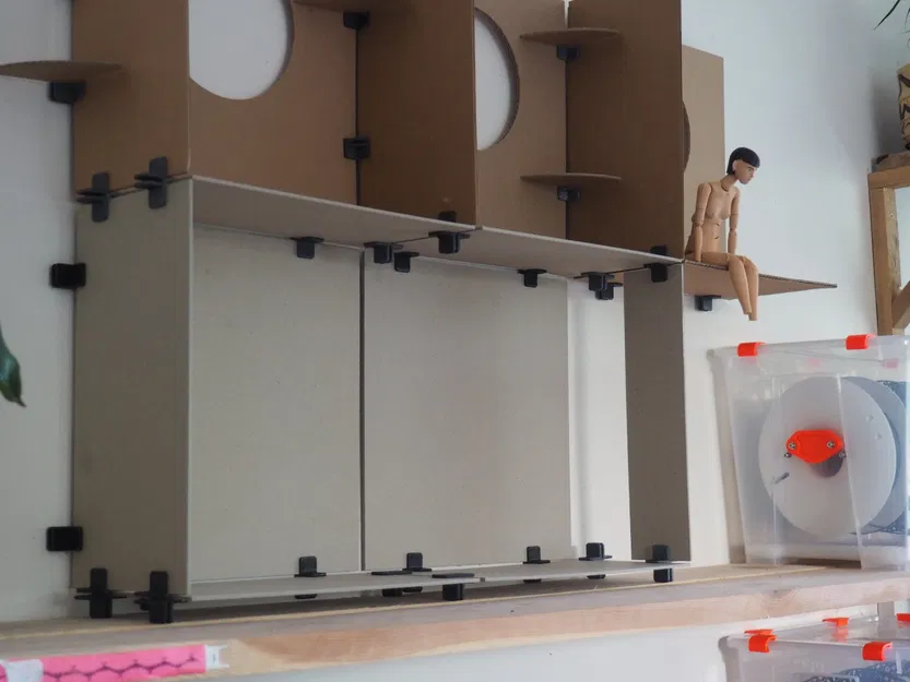 Nhà búp bê bằng bìa cứng mô-đun lấy cảm hứng từ Nakagin - Image 4