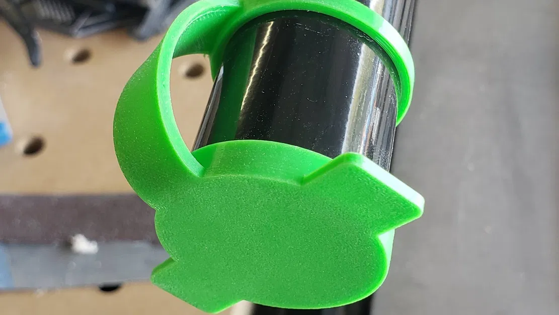 Bịt thu bụi trên máy cưa bàn Harvey bằng TPU - Image 1