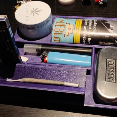 Khay cuộn chứa tất cả vật dụng cần thiết