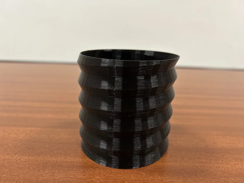 Bình hoa 3D với hiệu ứng độc đáo - Image 1