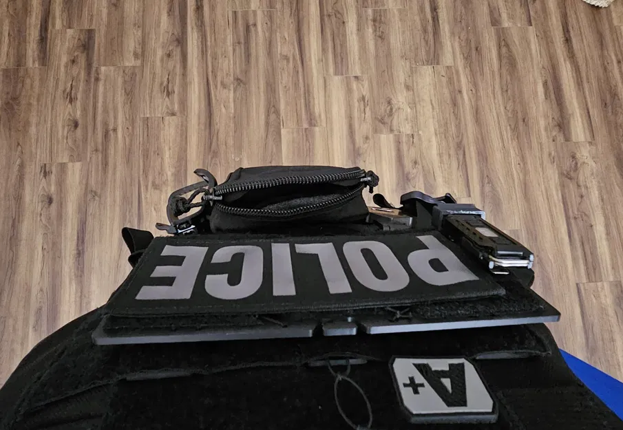 Giá đỡ điện thoại gắn Molle với bản lề 90 độ - Image 2